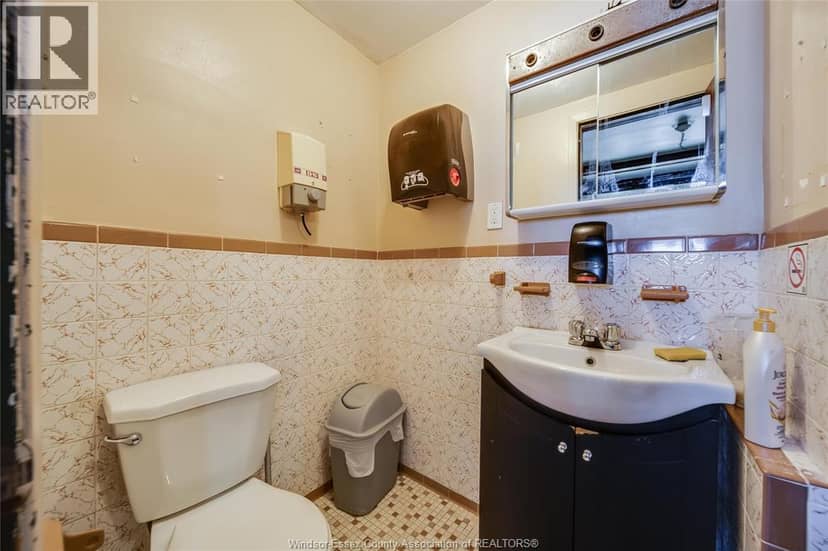 801 Victoria Avenue — photo 23 of 40
