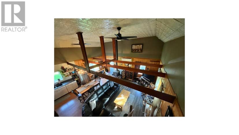 300 Plummer RD — photo 21 of 28