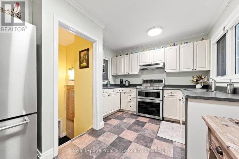 130 Hastings Drive — photo 2 of 23