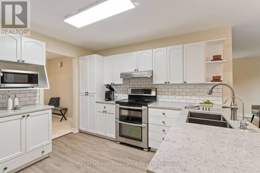 22 Stephen Street — photo 11 of 40