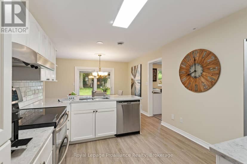 22 Stephen Street — photo 14 of 40