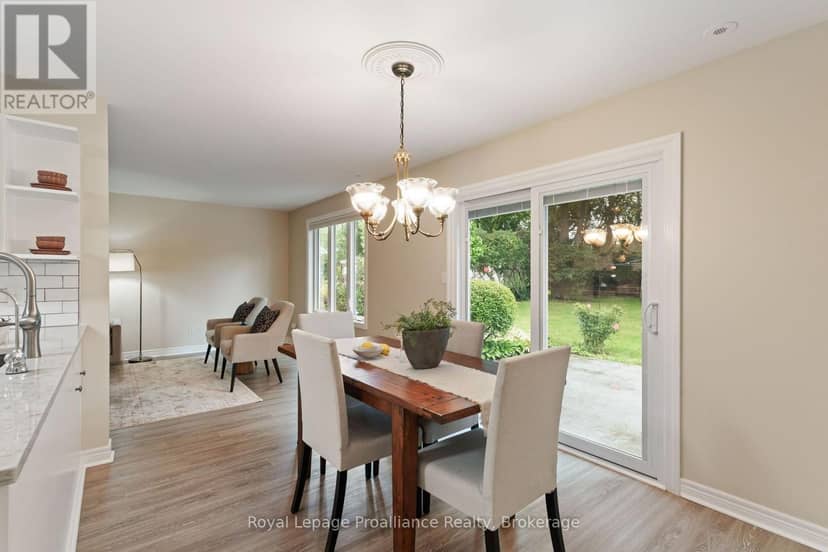 22 Stephen Street — photo 16 of 40
