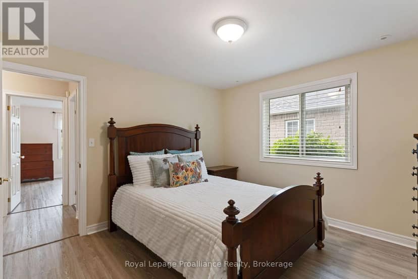 22 Stephen Street — photo 30 of 40