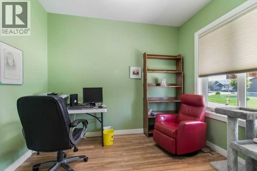 12 Beardsley Crescent — photo 14 of 27