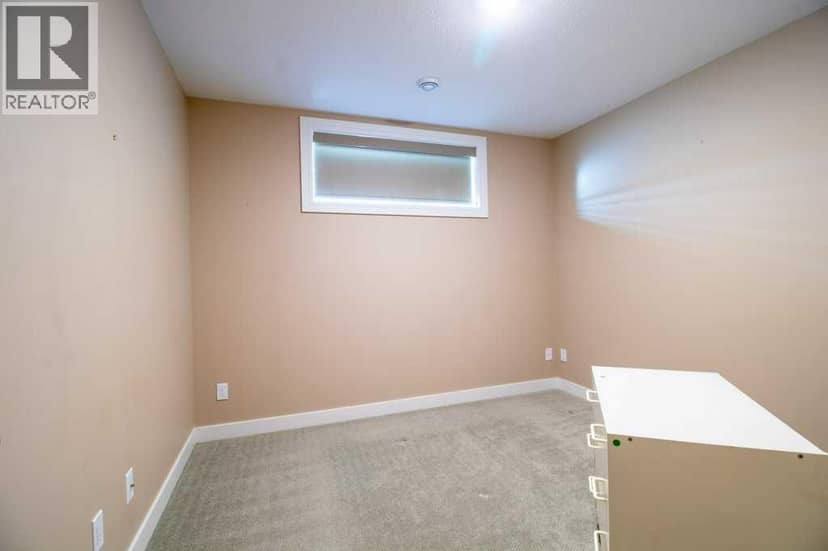 12 Beardsley Crescent — photo 25 of 27