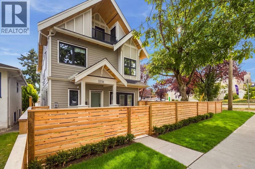 3206 E GEORGIA STREET, Vancouver
