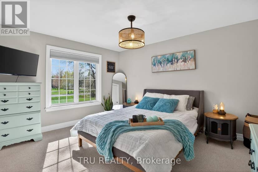 52 Kimberly Avenue — photo 12 of 40