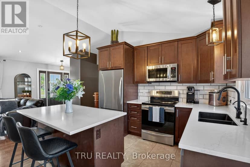 52 Kimberly Avenue — photo 9 of 40