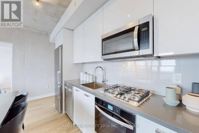 1011 - 195 McCaul Street — photo 11 of 40