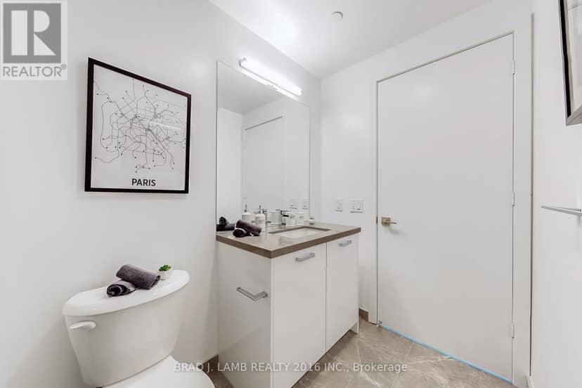 1011 - 195 McCaul Street — photo 26 of 40