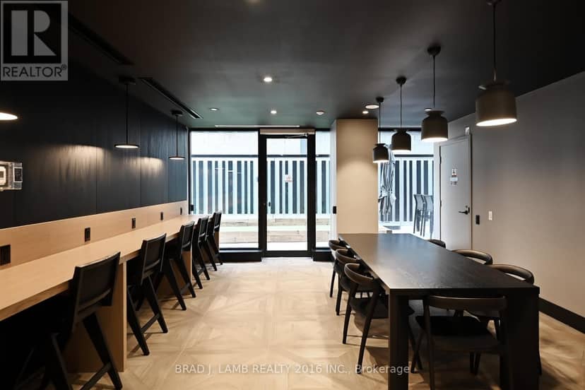 1011 - 195 McCaul Street — photo 39 of 40