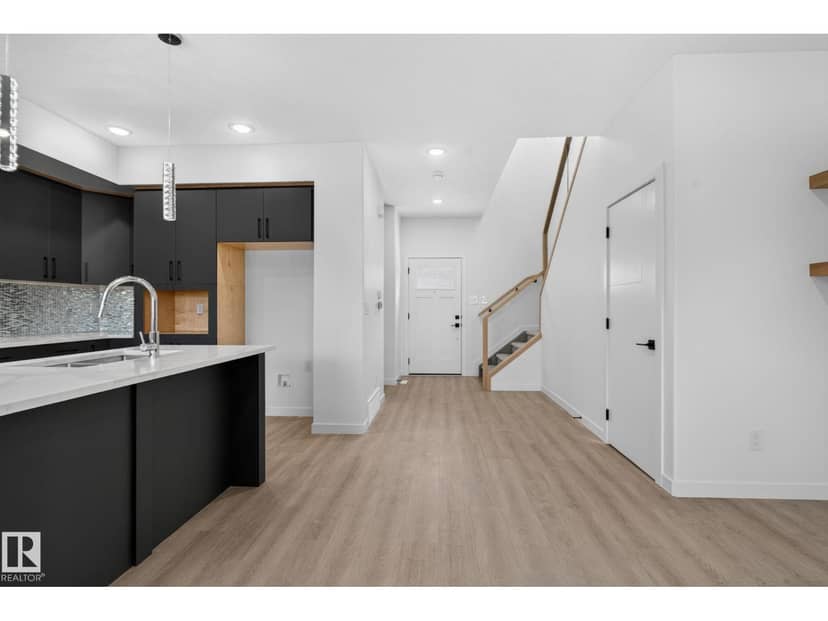 #29 130 Hawks Ridge Bv NW — photo 10 of 40