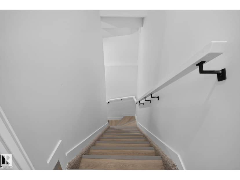 #29 130 Hawks Ridge Bv NW — photo 33 of 40