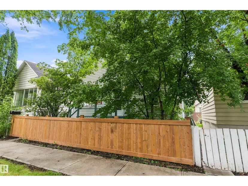 10816 92 ST NW, Edmonton, photo 2