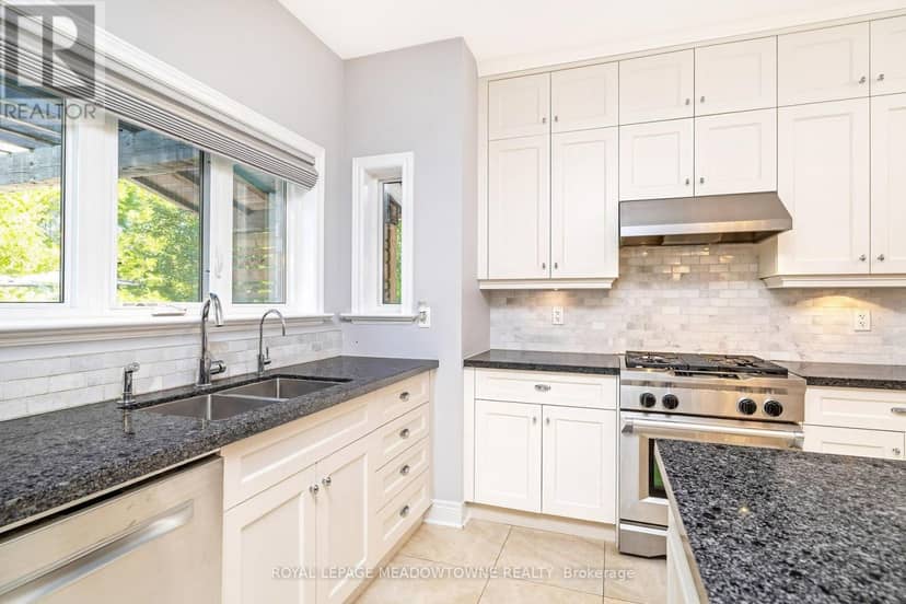 288 Eaton Street — photo 15 of 40