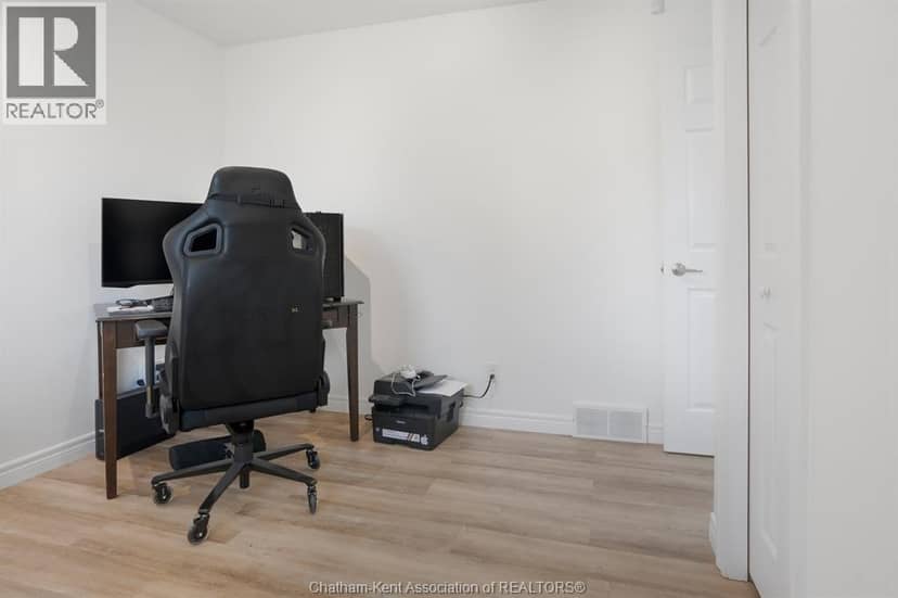 22 Wellington STREET — photo 20 of 40