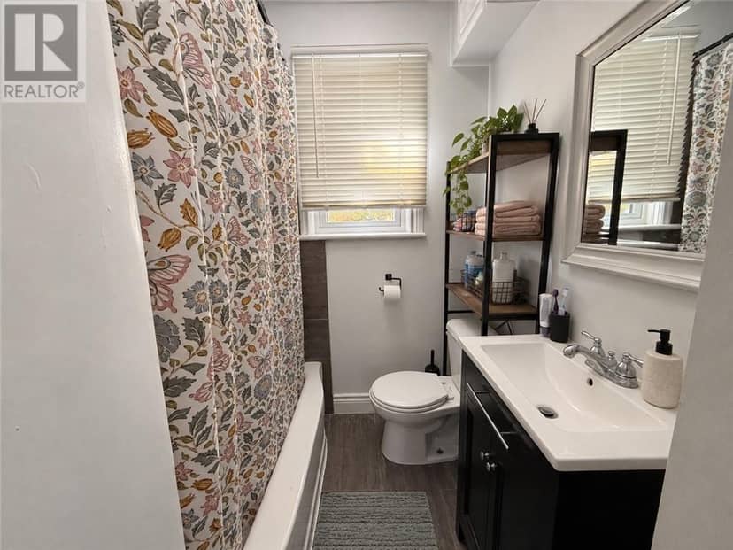 373 Isabel Street — photo 18 of 24