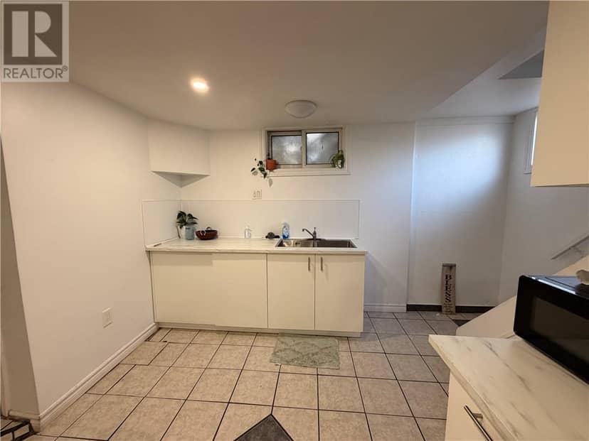 373 Isabel Street — photo 8 of 24