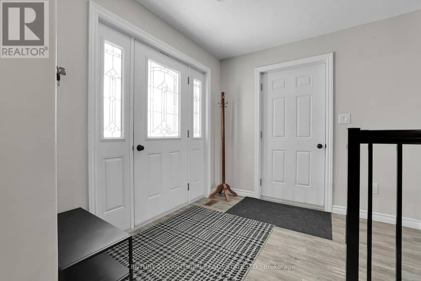 90 Seymour Street W — photo 10 of 40