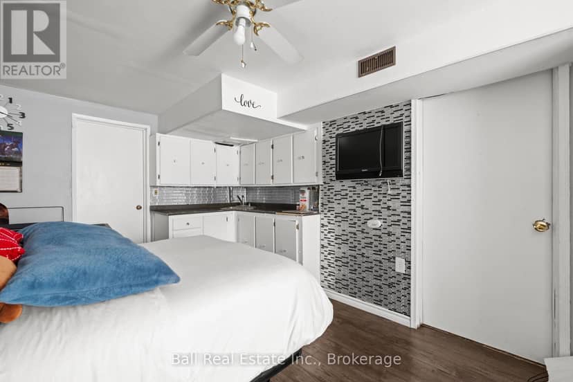 2048 Walker Avenue — photo 31 of 38