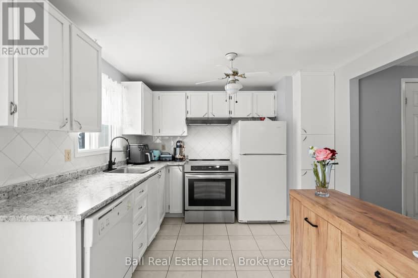 2048 Walker Avenue — photo 8 of 38