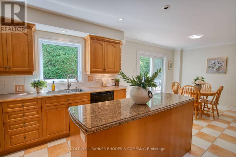 1349 Gaultois Avenue — photo 13 of 40