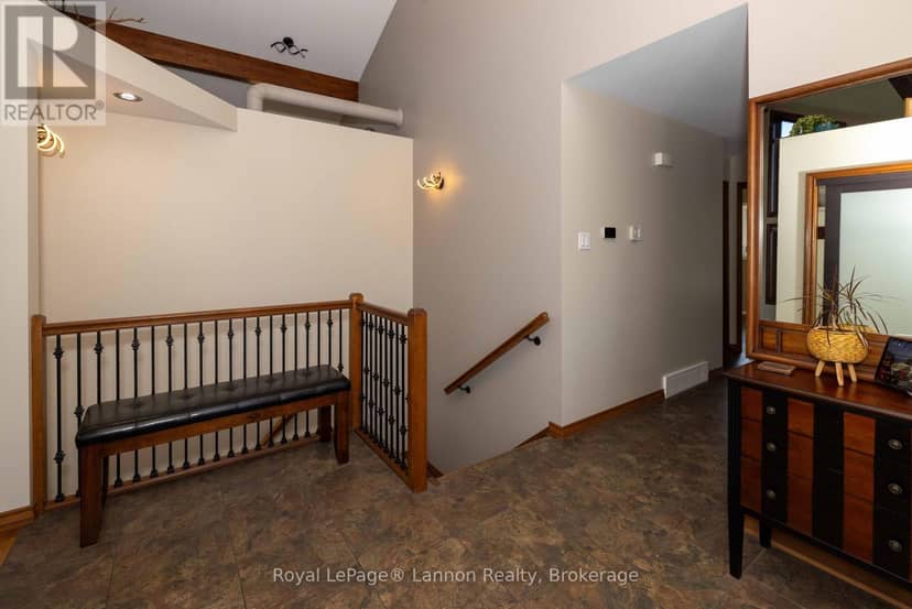 401 Barrie Drive — photo 35 of 40