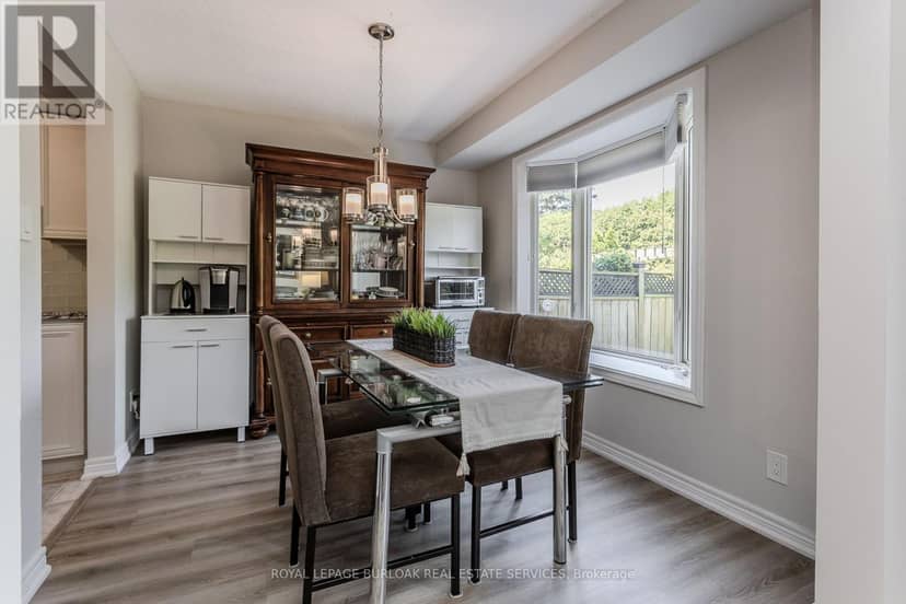 9 - 5411 Lakeshore Road — photo 13 of 39
