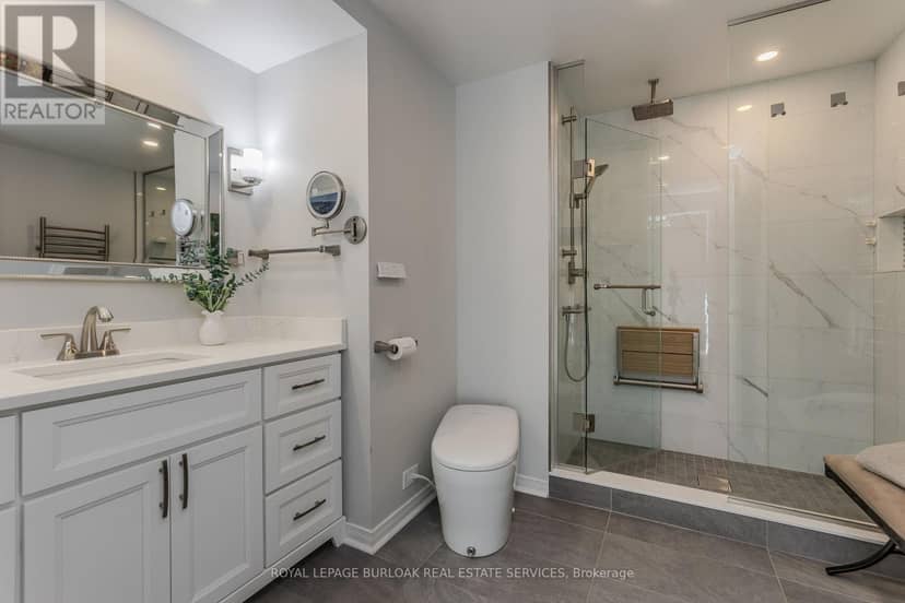 9 - 5411 Lakeshore Road — photo 18 of 39