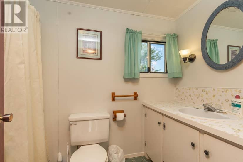 343 Richmond Road — photo 12 of 40