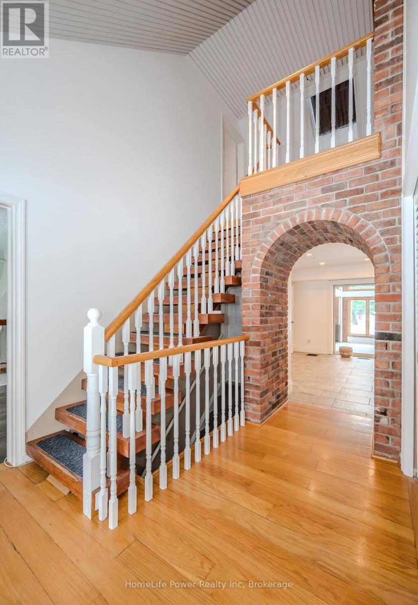 4290 Victoria Road S — photo 19 of 39