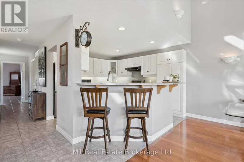 105 Riverwalk Place — photo 11 of 38