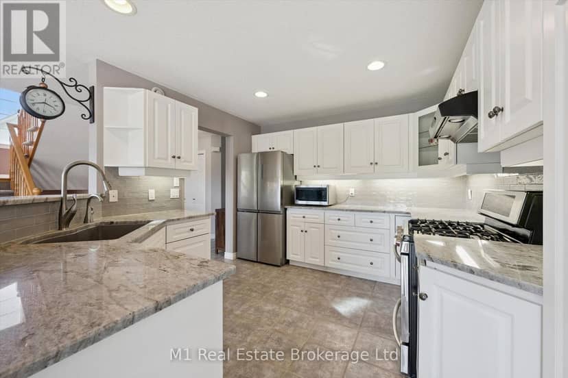 105 Riverwalk Place — photo 12 of 38