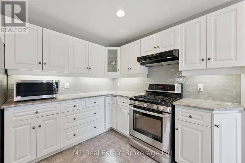 105 Riverwalk Place — photo 13 of 38