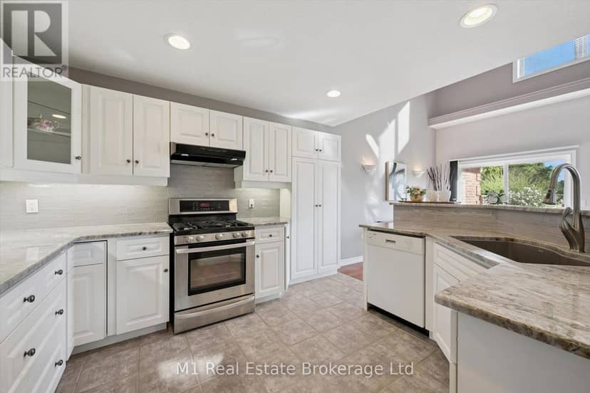 105 Riverwalk Place — photo 14 of 38