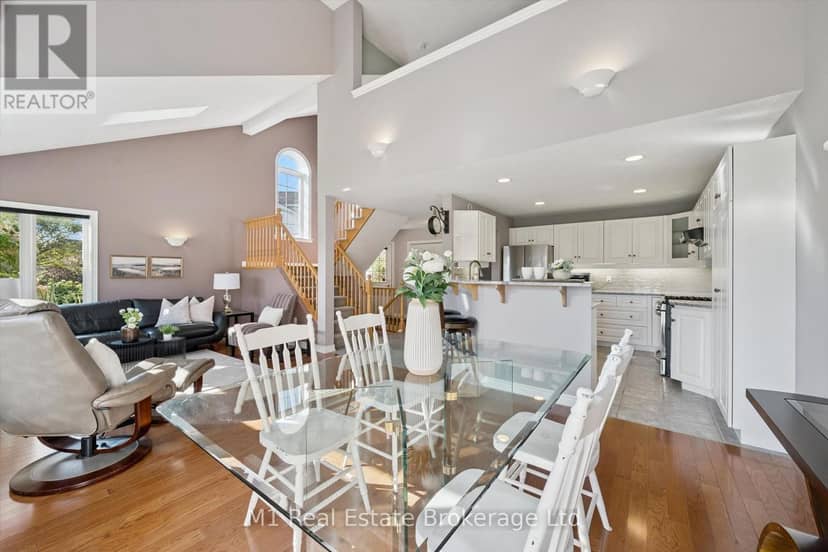 105 Riverwalk Place — photo 17 of 38