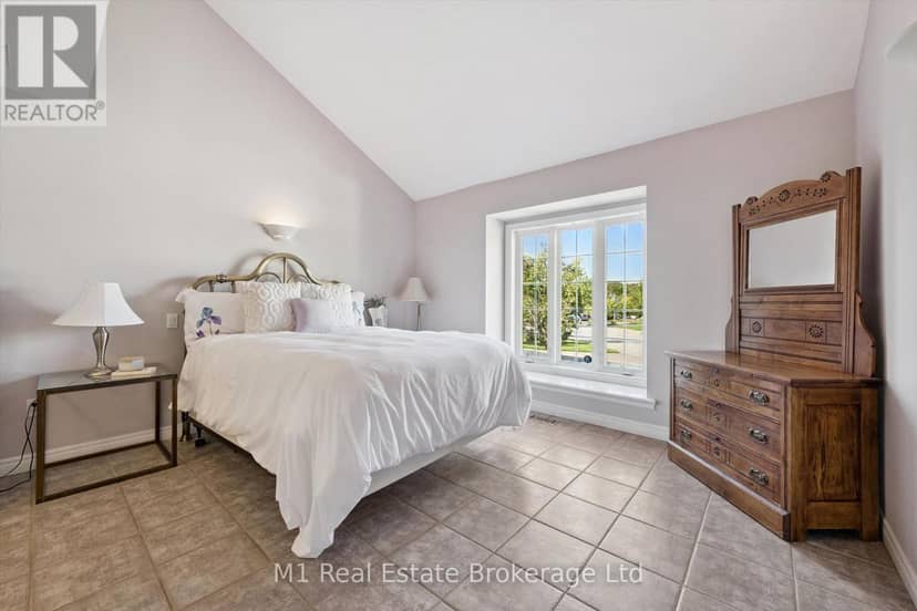 105 Riverwalk Place — photo 18 of 38