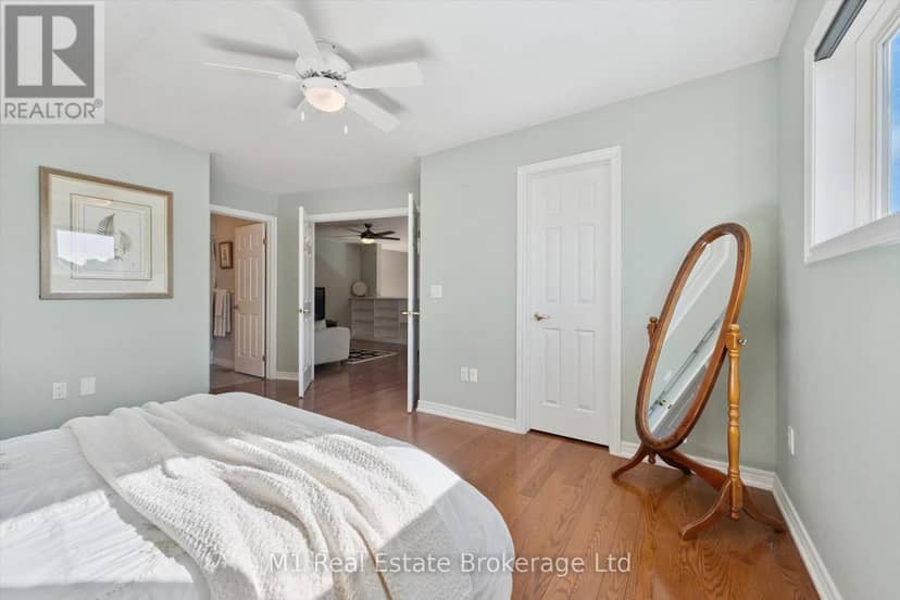 105 Riverwalk Place — photo 28 of 38