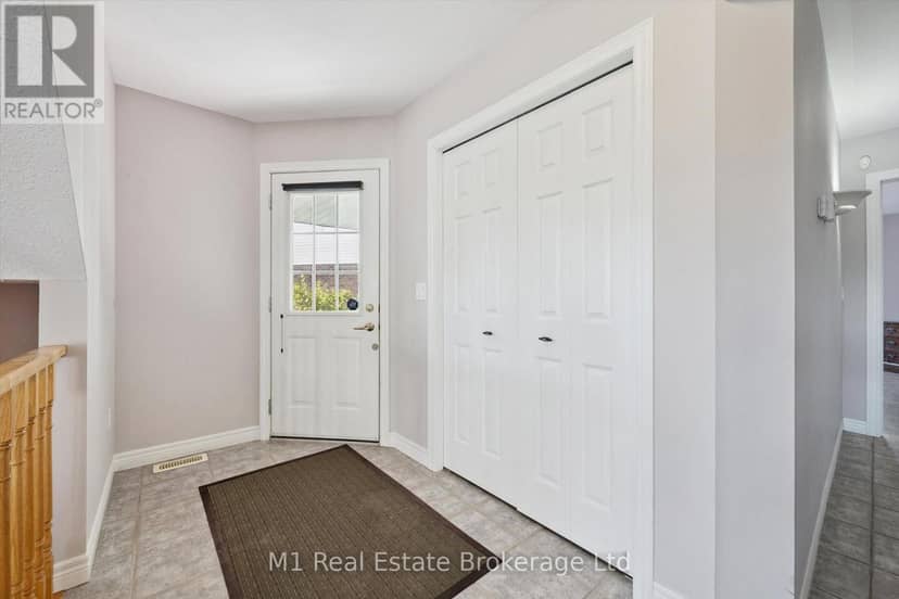 105 Riverwalk Place — photo 5 of 38