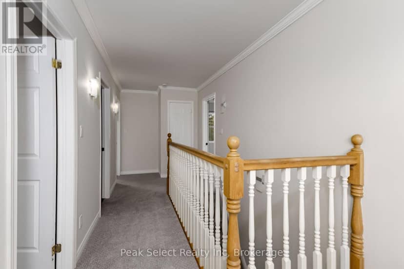 202 Queen Street W — photo 16 of 40