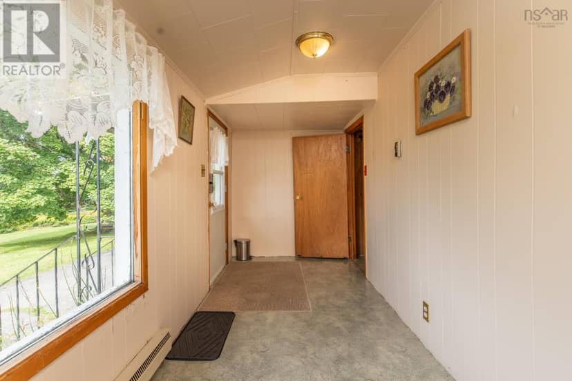 343 Richmond Road — photo 5 of 40