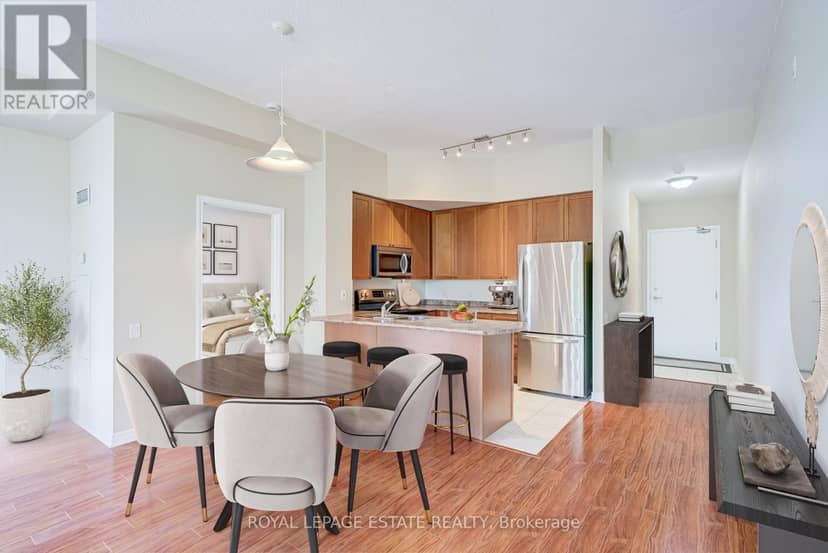 110 - 11121 Yonge Street — photo 10 of 40