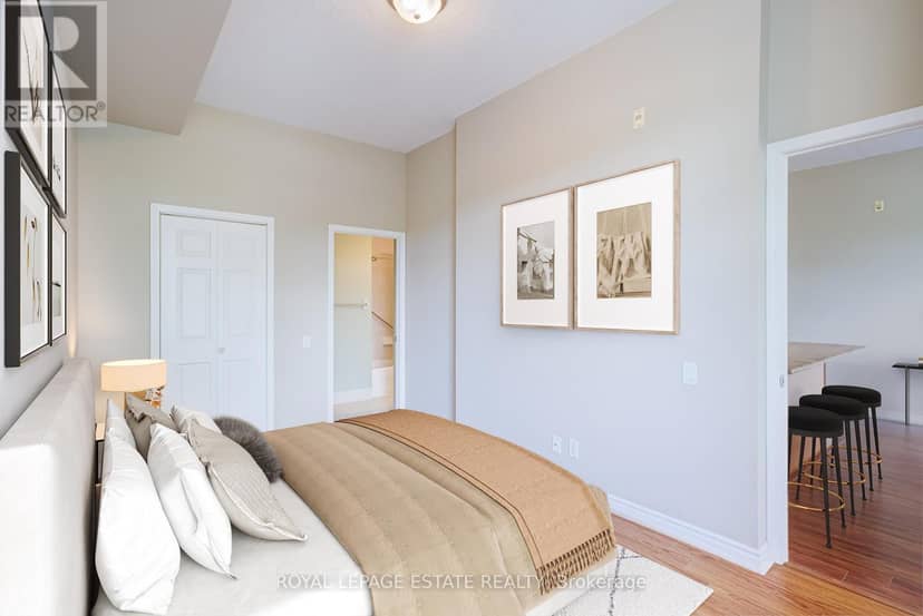 110 - 11121 Yonge Street — photo 16 of 40