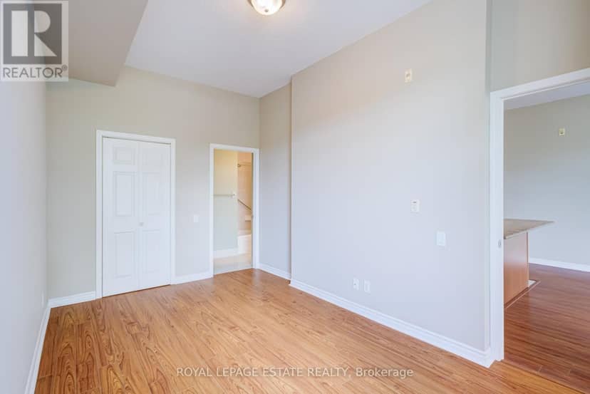 110 - 11121 Yonge Street — photo 17 of 40