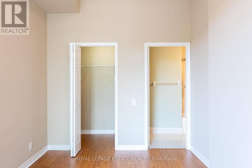 110 - 11121 Yonge Street — photo 18 of 40