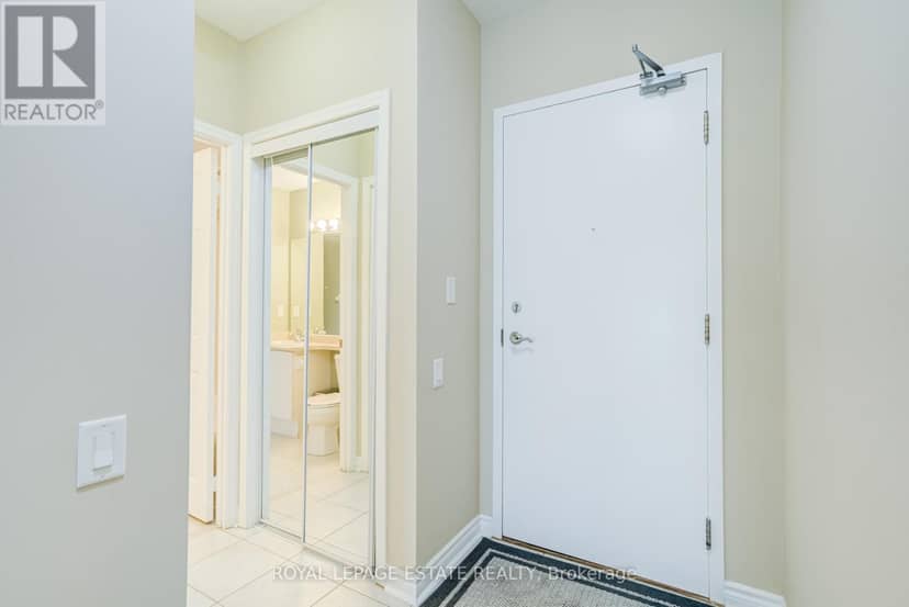 110 - 11121 Yonge Street — photo 4 of 40