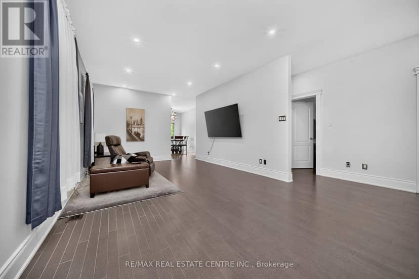 3 Twin Willow Crescent — photo 5 of 31