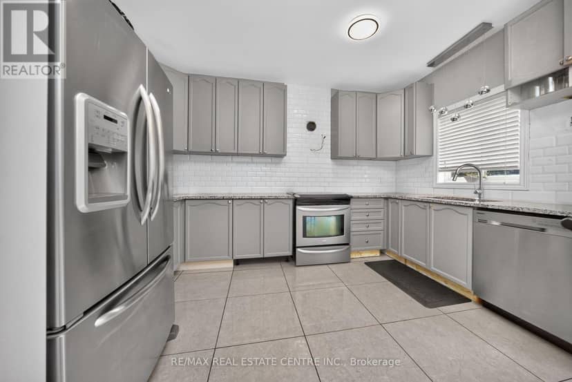 3 Twin Willow Crescent — photo 8 of 31