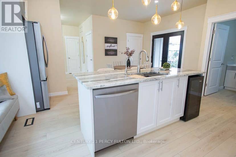 68 Hamilton Plank Road — photo 15 of 40