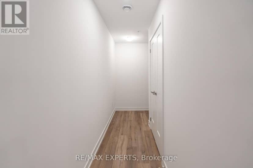 435 - 4263 Fourth Avenue — photo 17 of 25